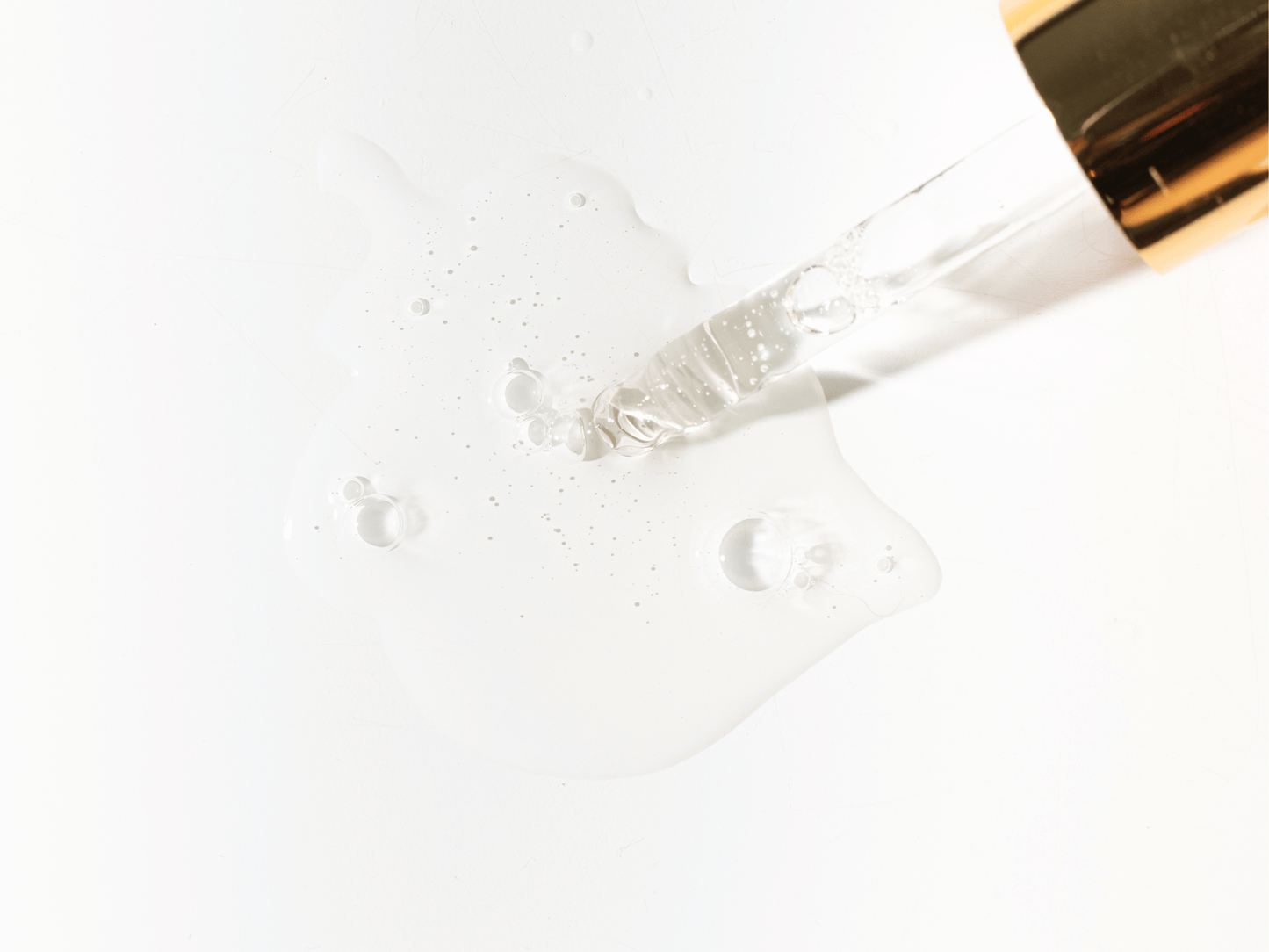 Drėkinantis serumas su peptidais ELIXIR